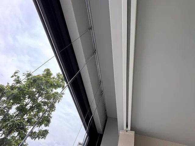 カーテンレール、ビニールカーテンの取り付けサービスの画像