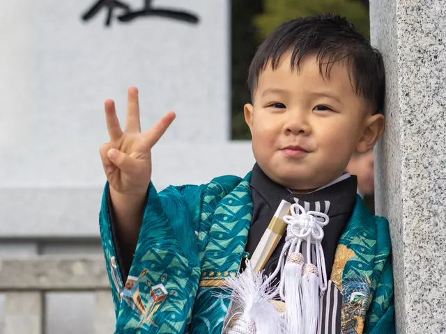 お子様が楽しめる撮影を心掛けています。人形、刀、風船、シャボン玉等で喜ばれてます