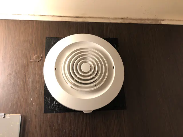 お風呂の換気扇、静かで省エネな最新型へ交換します。機種選びからお任せください。サービスの画像