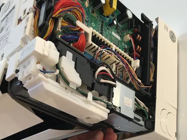 【TVでも紹介されました！】カビ、油煙、ほこり等で汚れてます。確り洗浄で快適に！サービスの画像