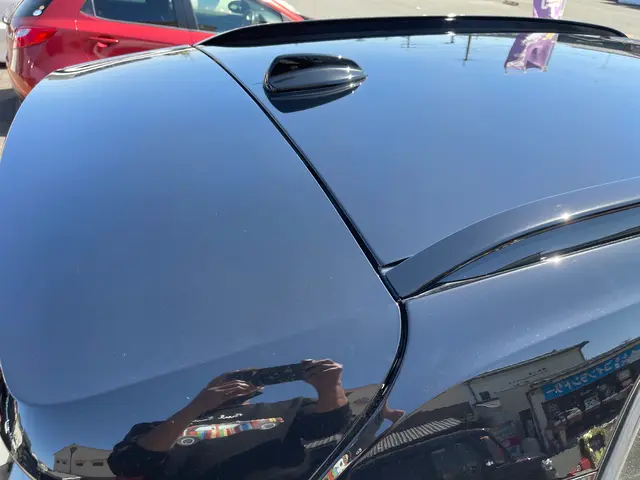 【実績1000件】光沢のある艶々な仕上がりに！少量の水でも傷をつけずに洗車！！サービスの画像