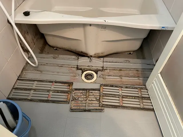 【黒カビ・水垢・撃退】エプロン内部ピカピカに磨きます！多機能換気扇もお任せ下さいサービスの画像