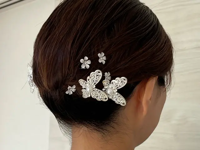 楽で着崩れしないスレンダーなお着付けをいたします。ご予約は、お早めにお願いします