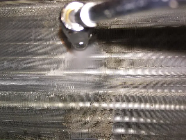 年間800台以上の施工実績！当店のスタッフは全員メーカーの研修を受けたプロです。サービスの画像