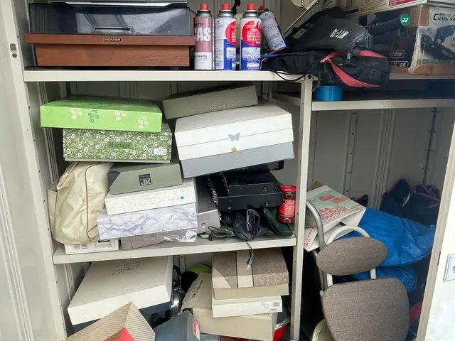 金属物置解体、中身の回収、お任せください。不用品、残置物回収◎サービスの画像