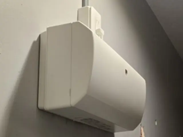 【トイレ用換気扇の交換】東京都荒川区の電気工事店です。サービスの画像