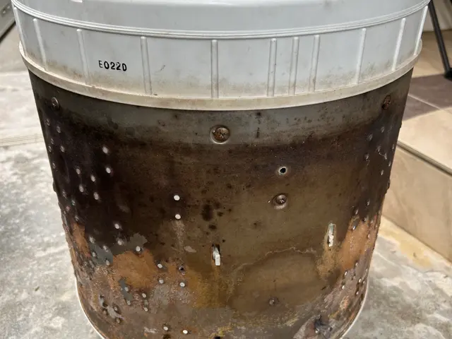 洗濯機を分解洗浄。洗濯槽の内側までピカピカ◎ニオイや汚れの付着を防止できます！！サービスの画像