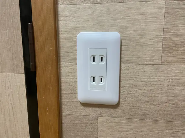 ★複数箇所割引有り★スイッチ・コンセント交換！サービスの画像