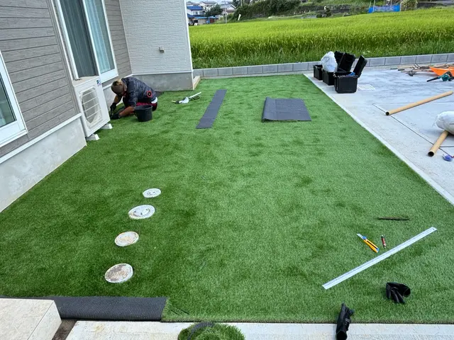 人工芝のことならお任せください！サービスの画像