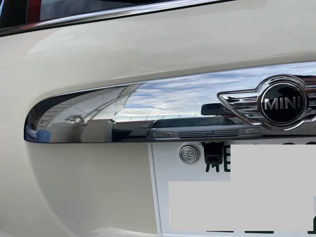 ディーラー様と提携の技術を活かした丁寧な作業をお約束いたします！サービスの画像