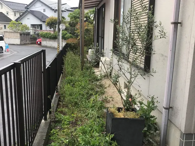 ◎PayPay払いOK◎太陽光パネル下の施工◎広大な面積も写真見積もりいたしますサービスの画像