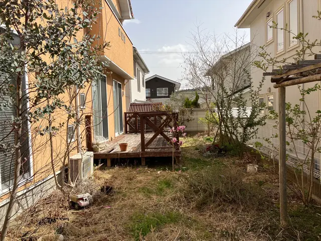 ◎PayPay払いOK◎太陽光パネル下の施工◎広大な面積も写真見積もりいたしますサービスの画像