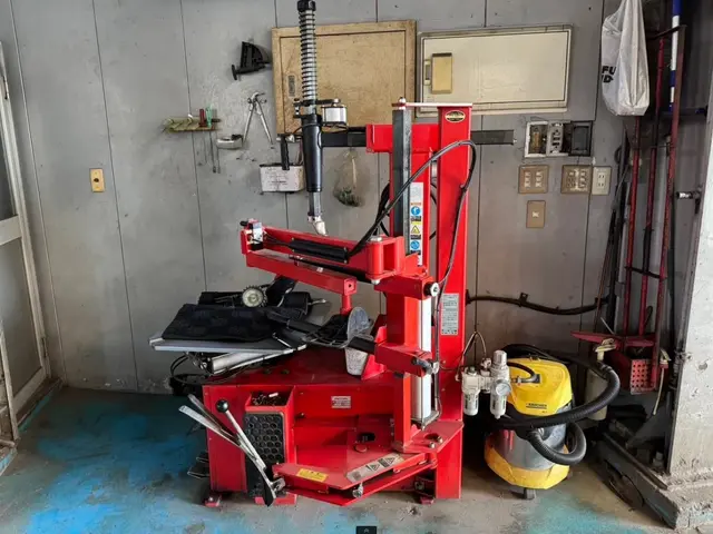 ☆大手カーディーラー実績10年以上の有資格者が大切なお車を整備致します☆車検☆サービスの画像