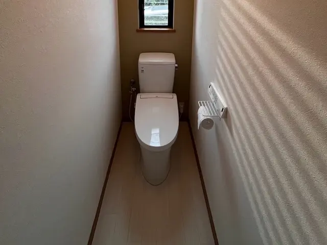 トイレ交換☆クッションフロア☆クロス張替え☆クレカ、電子マネー、PayPay可☆サービスの画像