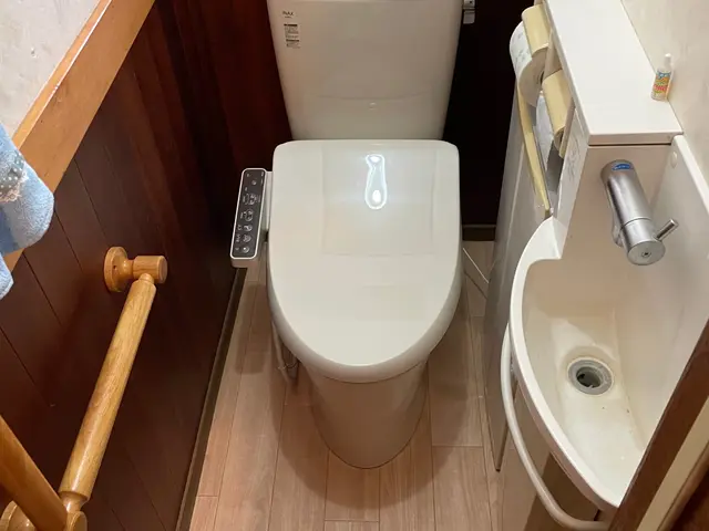 トイレ交換☆クッションフロア☆クロス張替え☆クレカ、電子マネー、PayPay可☆サービスの画像