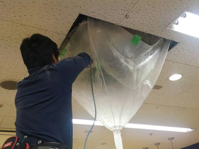 【業務用エアコン洗浄】分解洗浄でエアコンをキレイにお掃除します！サービスの画像