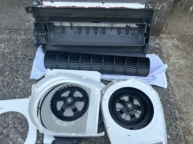 3月限定キャンペーン中！お掃除機能付13600円！2台以上で1台6000円！サービスの画像