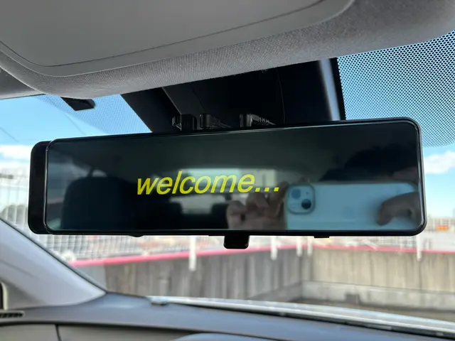 デジタルインナーミラー取付OK、対応車種歴多数ございます！サービスの画像