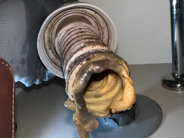 福祉施設や店舗やビル等の排水管高圧洗浄&グリストラップ洗浄専門！サービスの画像