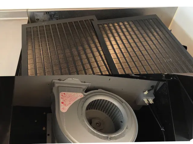 溜まった油汚れを綺麗にしましょう！放置すると故障の原因になります！サービスの画像