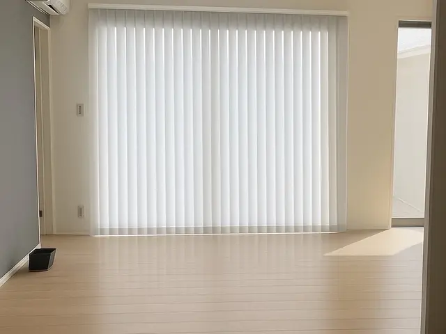 AIでブラインドがついたイメージ画像を無料でお作りしています。サービスの画像