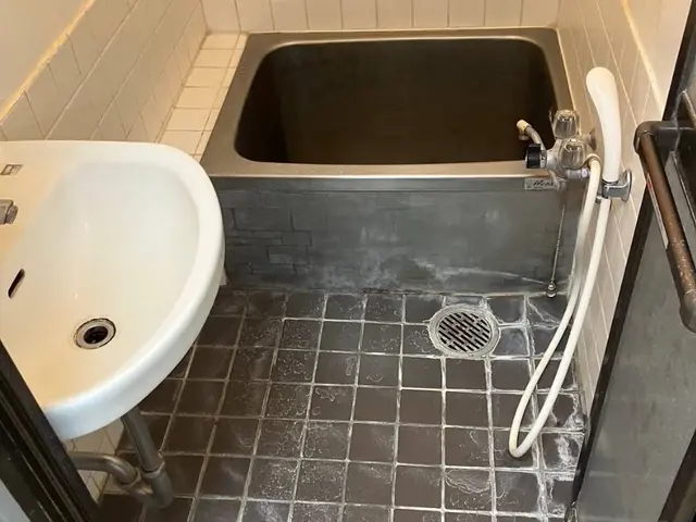 カビ防止！浴室床を一新しましょう！サービスの画像