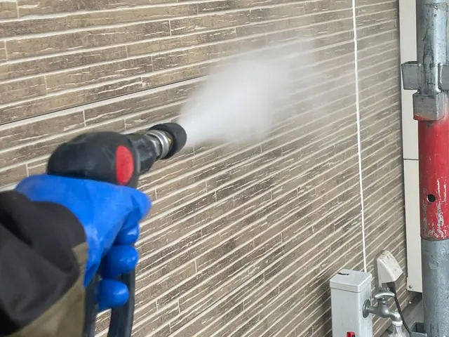 お家の外壁、洗ってみませんか？外壁高圧洗浄でお手軽綺麗にサービスの画像