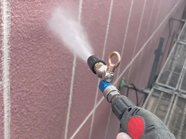 お家の外壁、洗ってみませんか？外壁高圧洗浄でお手軽綺麗にサービスの画像