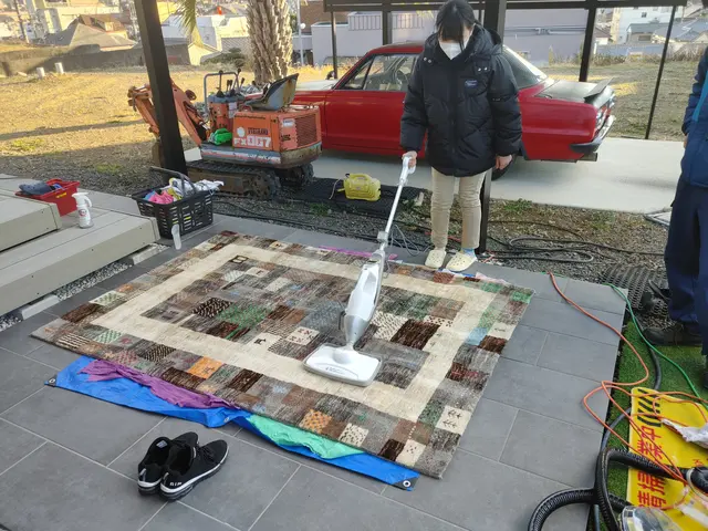 施設のカーペット清掃お任せください　業務用の機材を仕様して洗浄させていただきますサービスの画像