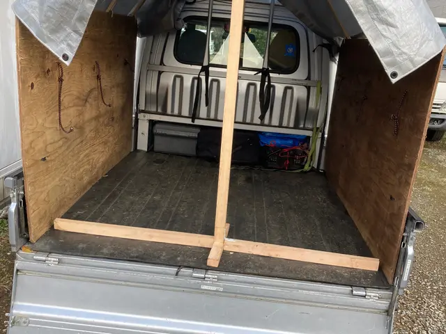 スチール物置解体、回収　付属品、内容物要相談サービスの画像