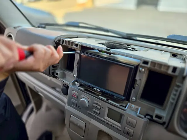 【年間実績1000台以上！】電装品専門店によるデジタルインナーミラーの取り付けサービスの画像