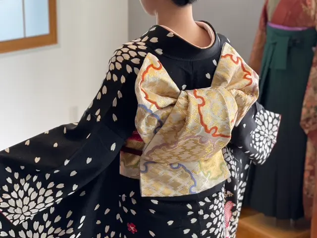 上品で華やかスタイル良く見える着付け！【国家認定一級着付技能士。ヘアメイク非対応