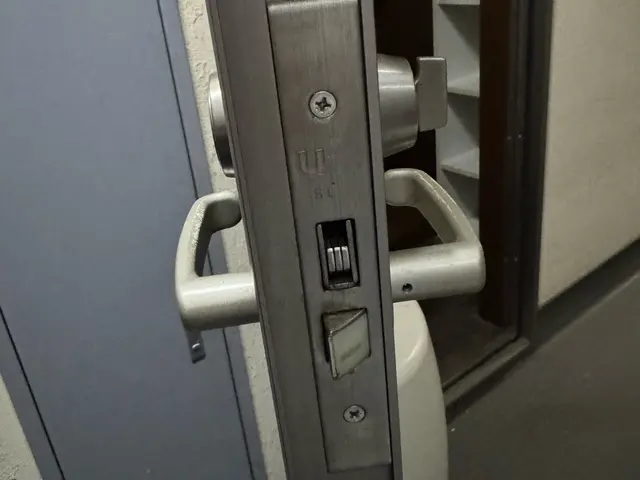 修理・リフォーム専門店 ドア、引戸、折れ戸、窓、網戸などご相談下さい!!サービスの画像