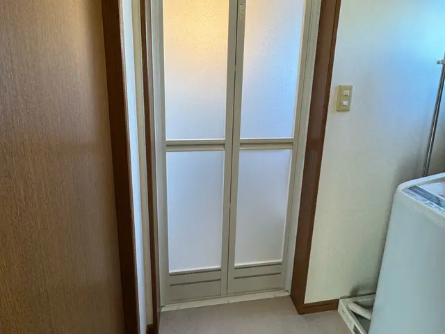 修理・リフォーム専門店 ドア、引戸、折れ戸、窓、網戸などご相談下さい!!サービスの画像