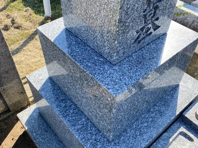 真心込めてお墓のお掃除•お墓参り行致します。ライブ配信サービスも有ります。サービスの画像