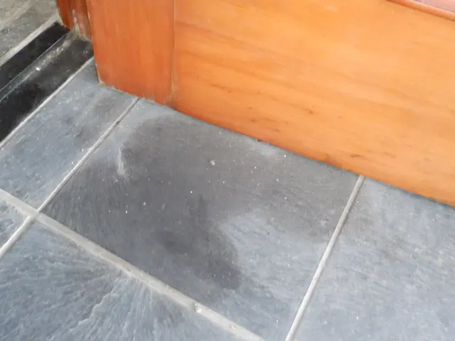 材料選定は要相談◆扉の写真と大きさをお伝えください◆油漏れ、バキンと音が交換時サービスの画像