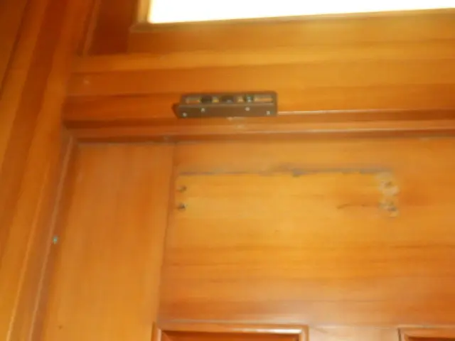 材料選定は要相談◆扉の写真と大きさをお伝えください◆油漏れ、バキンと音が交換時サービスの画像