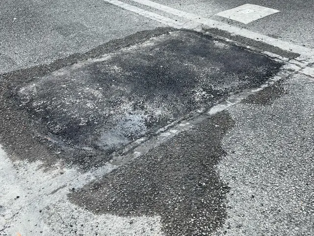 アスファルト舗装及び補修サービスの画像