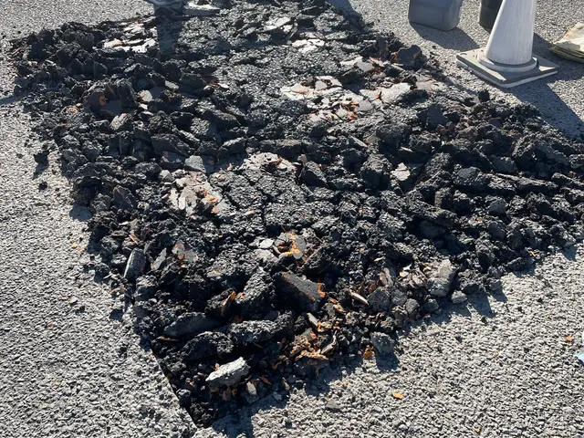 アスファルト舗装及び補修サービスの画像