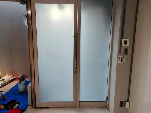 ●夏の暑さ対策や、気になる視線を窓フィルムで解決しませんか！？〈国家資格取得♪〉サービスの画像