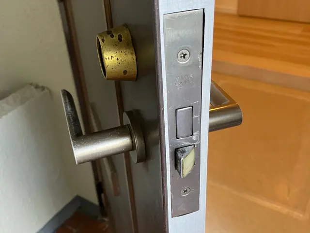 材料込み25,000円で鍵交換始めました。オートロックもお任せください！サービスの画像