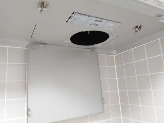 お風呂のカビ・水垢やキッチンの油汚れはプロにお任せ◎安価で丁寧◎クレカOKサービスの画像