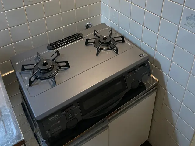 キッチンクリーニング清掃！汚いヌメリ汚れ、油、除去致します。掃除時間がない方必見サービスの画像