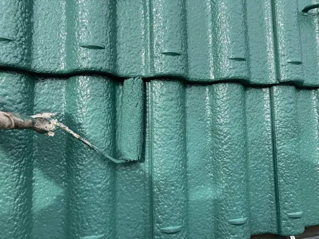 専用塗料での瓦屋根塗装！まずはお気軽にご相談ください！サービスの画像