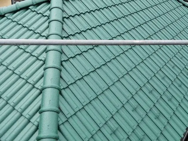 専用塗料での瓦屋根塗装！まずはお気軽にご相談ください！サービスの画像