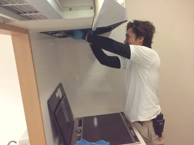 【実践動画あり】☆対応可能地域日時確認☆ご家庭の換気扇の埃・油汚れを除去して快適サービスの画像