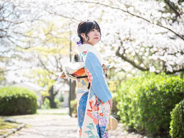 成人式撮影＋ヘアメイク＋着付け　スタジオ＋ロケーション撮影！66000円