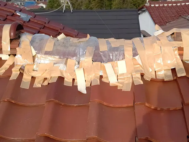 屋根、瓦補修。屋根葺き替え。カバー工法工事サービスの画像