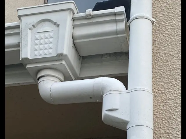 電気工事士資格を持つ店長が行う、24時間対応可能な雨樋掃除・修理サービス！サービスの画像