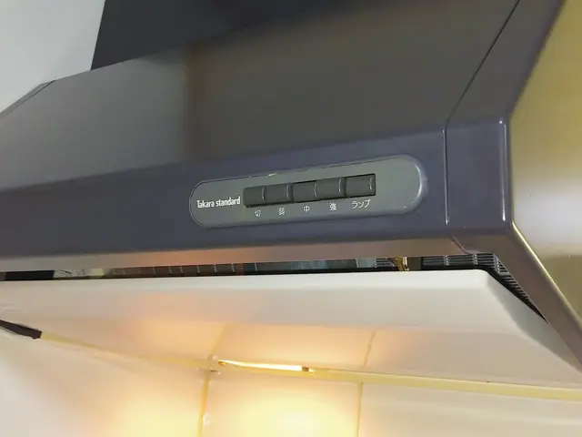 油だらけの換気扇じゃケムリすわないですよ！油剥ぎ取りましょう！浸け置き洗いで剝！サービスの画像